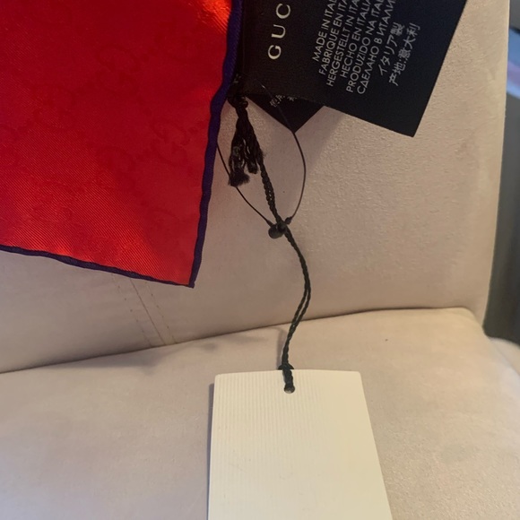 NWT Gucci silk scarf - Picture 5 of 6